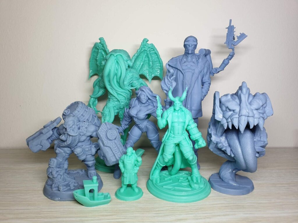 Figures printed with the Sonic Mini