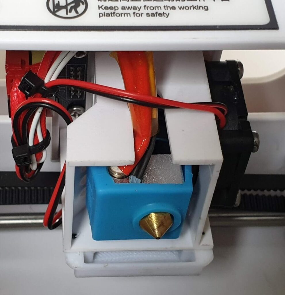 MK8 style hotend with active cooling | Cube2 Mini Review - 3D Printer for Kids