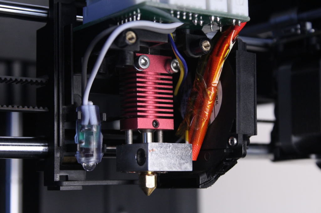 Voxelab Aries PTFE lined hotend | Voxelab Aries Review: A Worthy Upgrade for the Aquila?