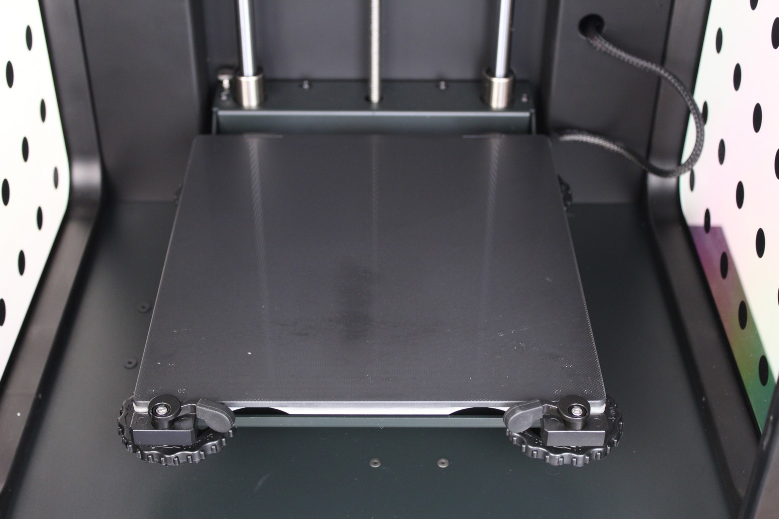 Creality CR 200B cantilever bed 2 | Creality CR-200B Review: Budget Enclosed 3D Printer