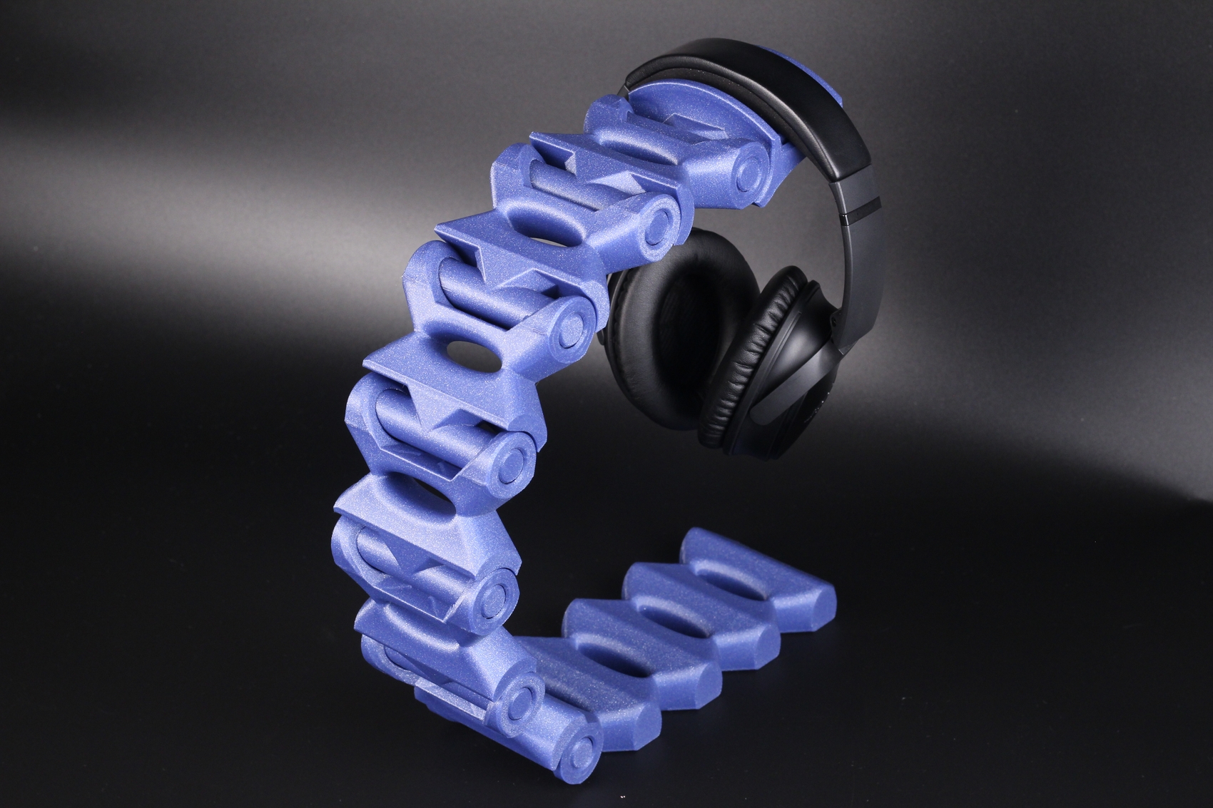 Headphone Holder from Clockspring 3D on Bambu Lab X1 Carbon5 | Bambu Lab X1-Carbon Review: Living in the Future