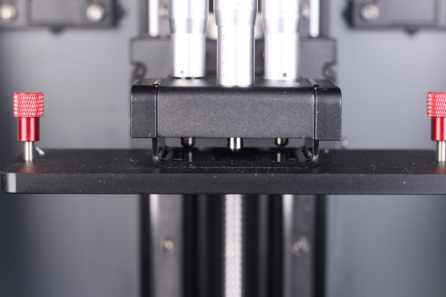 Micrometer touching printing surface on BIQU PIXEL L | BIQU PIXEL L Review
