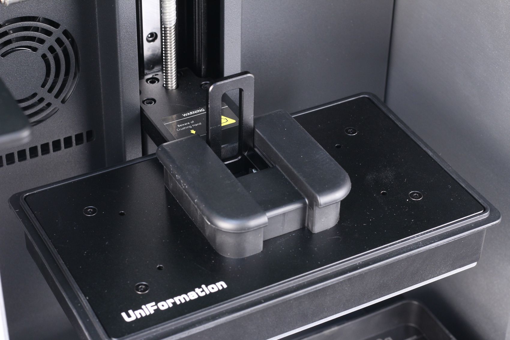 Quick Release System on UniFormation resin 3d printer2 | UniFormation GKTWO Review: With W230 and D265 Post Processing Kit